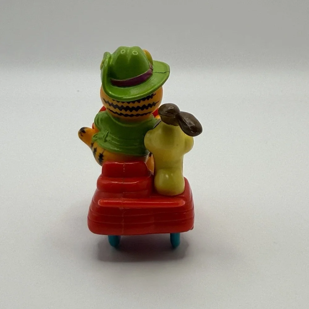 Vintage 1988 Garfield With Odie McDonalds Red Scooter Figure Toy Classic